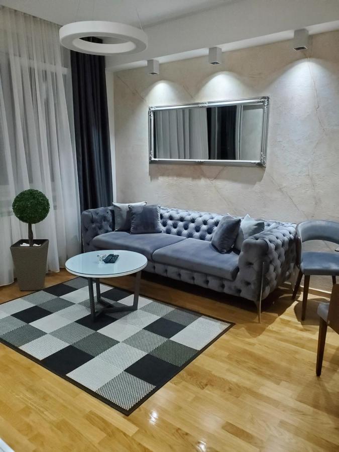 Lux Apartman 33 Крагуевац Екстериор снимка